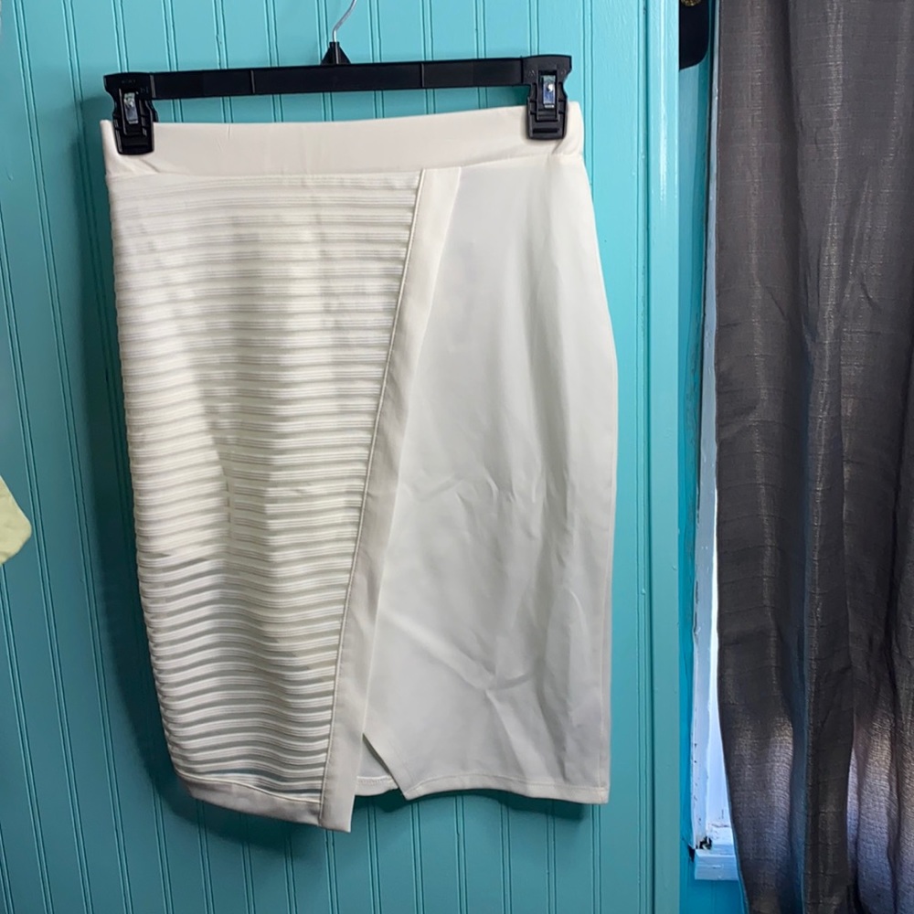 Bodycon slit white skirt never worn size medium
